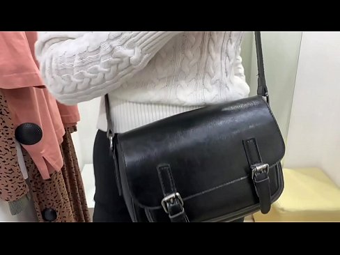❤️ Јавна мастурбација на младата кучка FeralBerry со дилдо во фитинг просторијата ❤❌ Анално порно на mk.mass-pr.ru